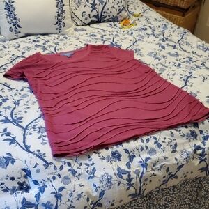 EUC SIMPLY VERA VERA WANG XL DEEP ROSE SHORT-SLEEVED TOP W/ RAISED WAVES